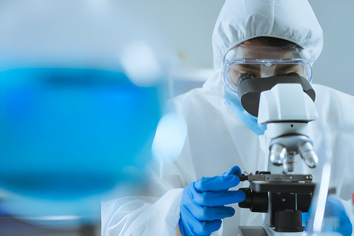 Read more about the article THE NECESSITY OF LEVERAGING NEW TECHNOLOGY IN THE HEALTHCARE INDUSTRY AMID COVID-19
